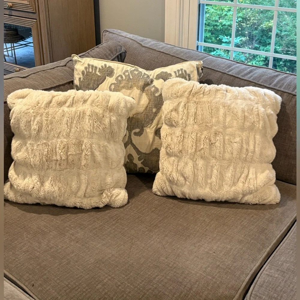 Pottery Barn Ruched Faux Fur Decorative Pillow Covers Set